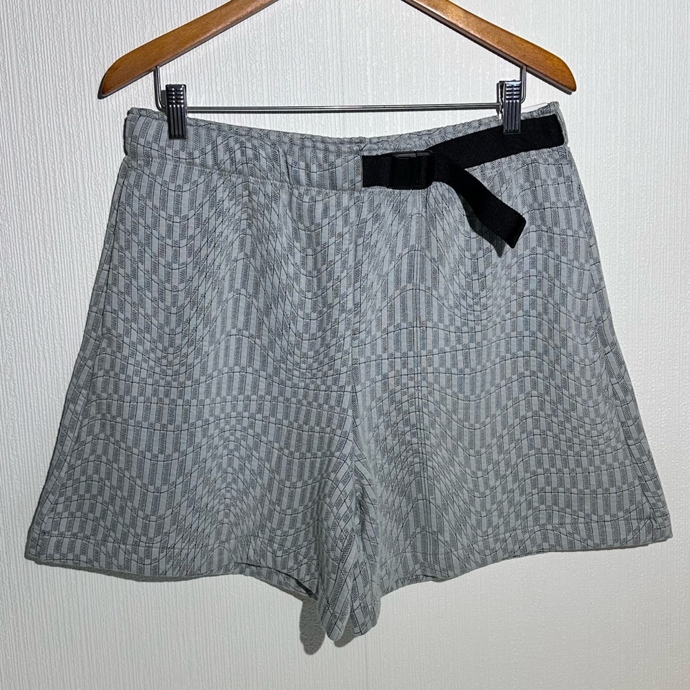 NWT Nike Womens Nike Tech Pack Belted Shorts Large